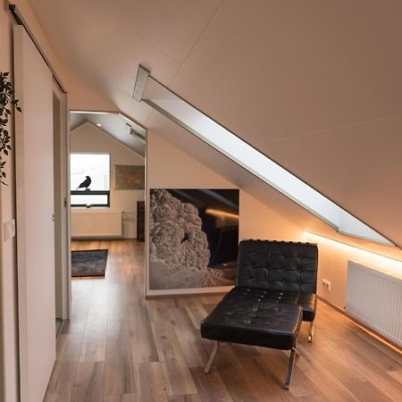 Апартаменты Scenic Penthouse - Ocean View & Skylight Windows Siglufjordur Экстерьер фото