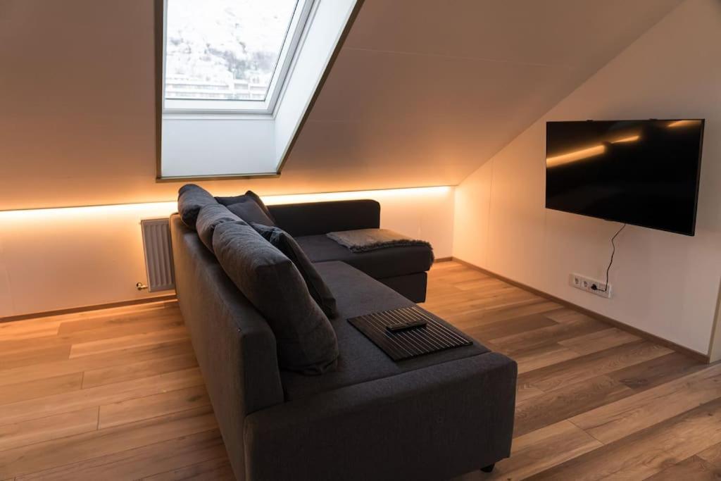 Апартаменты Scenic Penthouse - Ocean View & Skylight Windows Siglufjordur Экстерьер фото
