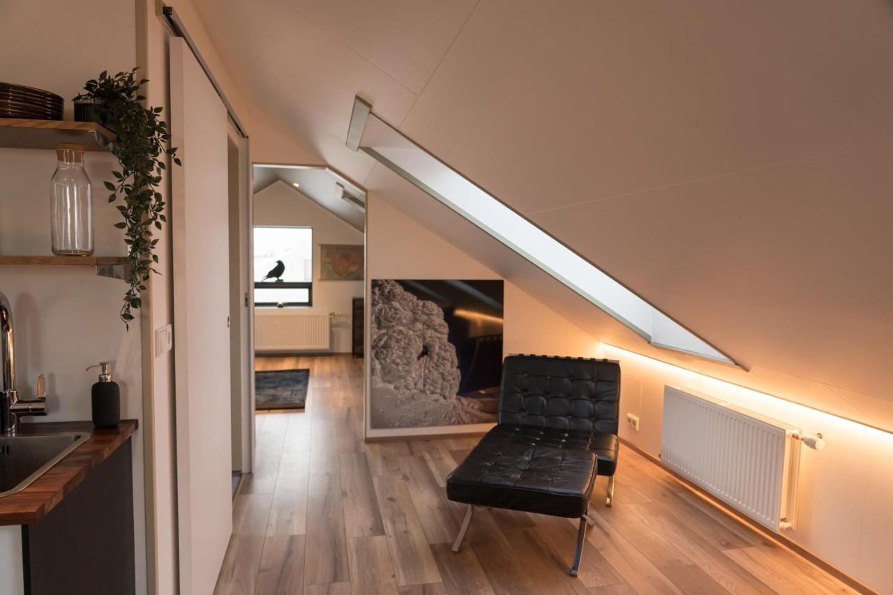 Апартаменты Scenic Penthouse - Ocean View & Skylight Windows Siglufjordur Экстерьер фото