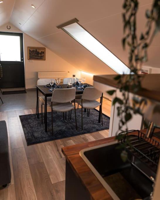 Апартаменты Scenic Penthouse - Ocean View & Skylight Windows Siglufjordur Экстерьер фото