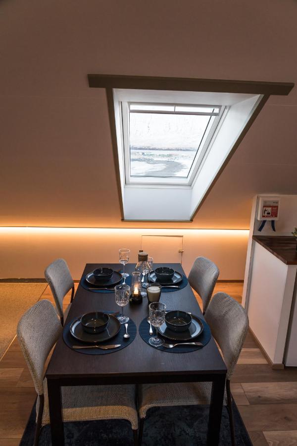 Апартаменты Scenic Penthouse - Ocean View & Skylight Windows Siglufjordur Экстерьер фото